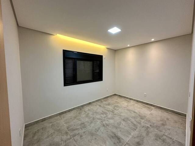#14 - Casa para Venda em Sorocaba - SP - 2